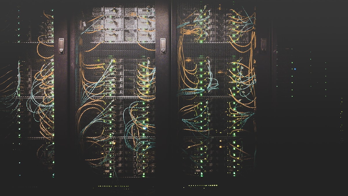 推論の高速化はデータセンターのハードウェア設計そのものを問い直している。(イメージ写真)