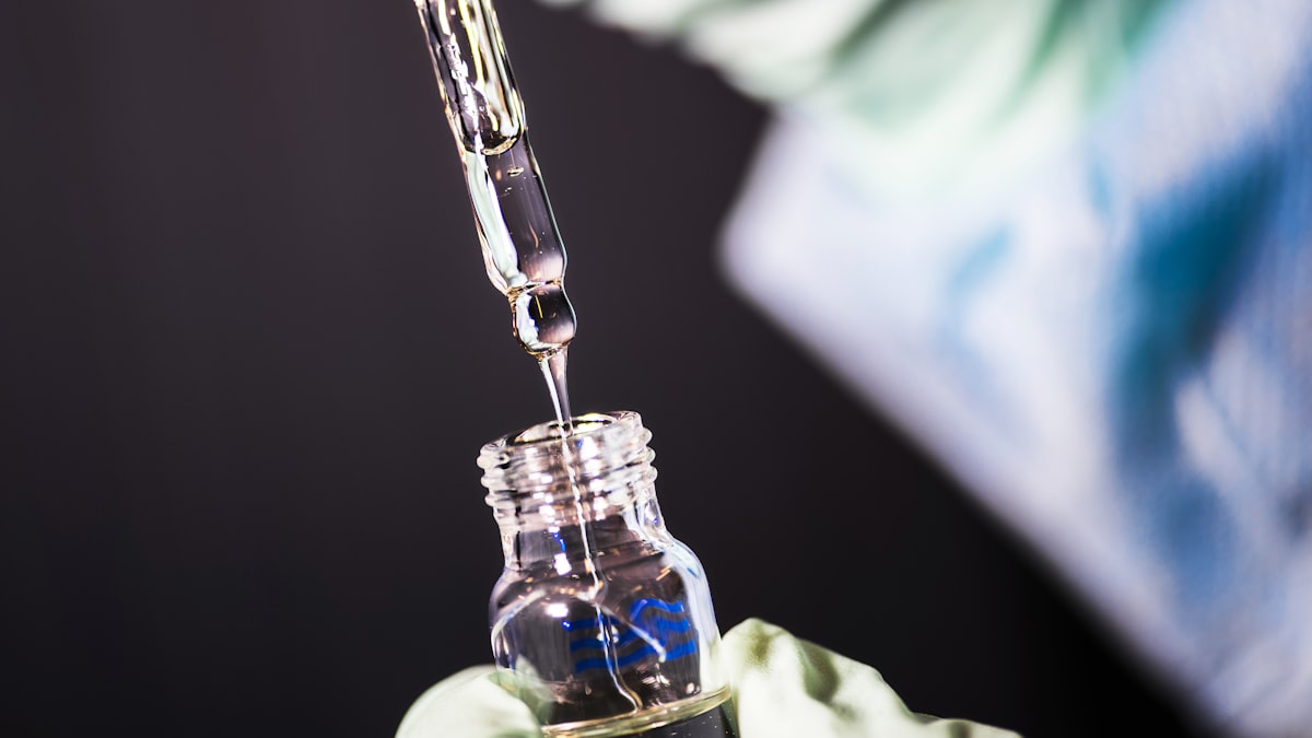 膨大な候補分子の中から有望な一つを探し出す創薬の現場は、いまAIと計算資源の力で大きく様変わりしつつあります。